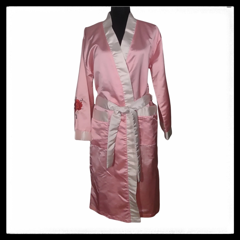 1950's Pinup Girl Boudoir Style Pink Silky Robe Rose Embroidered Size M/L